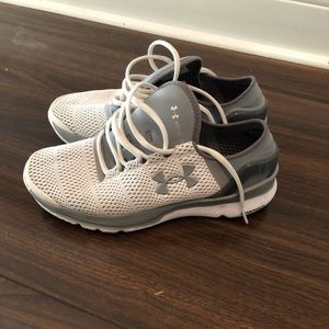 Under Armour Sneakers